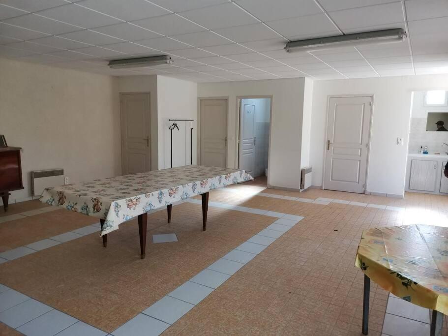 Willa Maison De Campagne Avec Lac Prive Saint-Côme-dʼOlt Zewnętrze zdjęcie